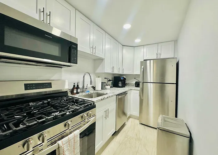Quiet 1 Bedroom 1 Free Parking High Speed Wi-fi