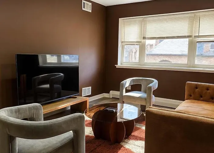 Apartment Quiet 1 Bedroom 1 Free Parking High Speed Wi-fi *